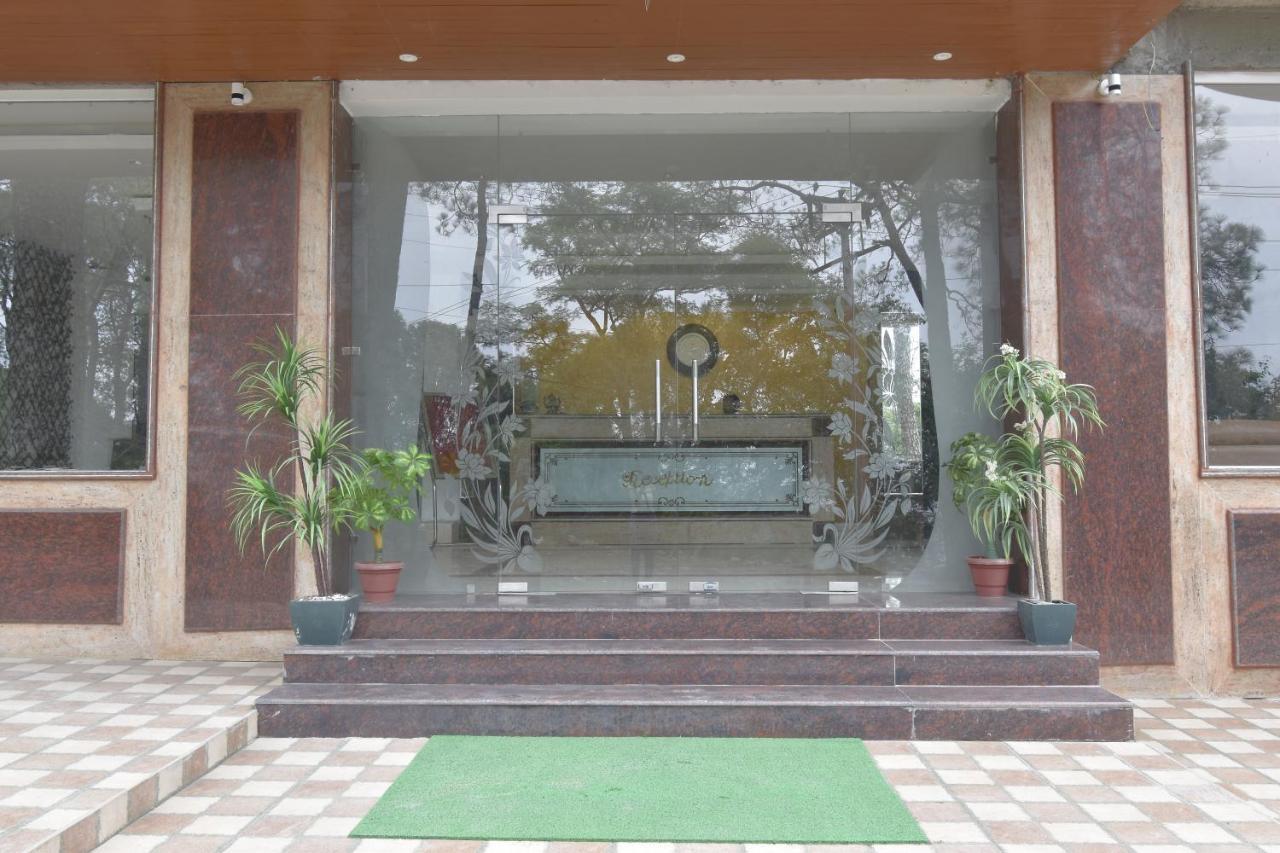 The Royal Castle Hot And Cold Centralized Dharamshala Exterior foto